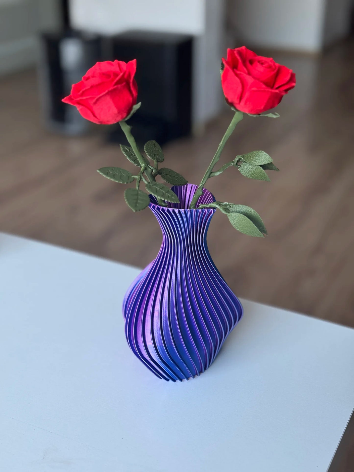 დეკორატიული გულის ფორმის ვაზა